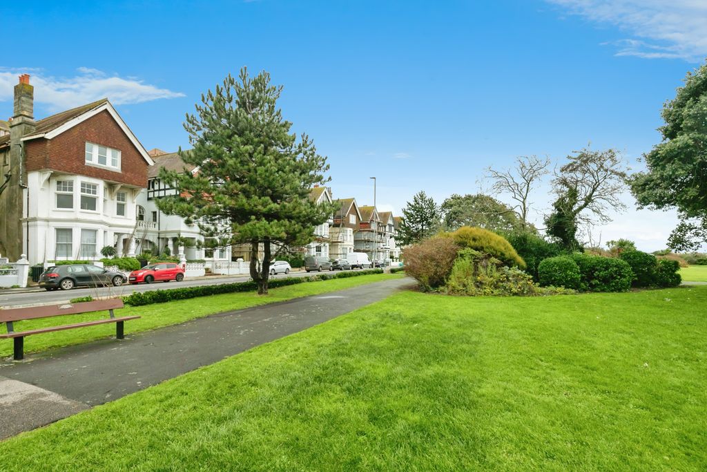 Property photo 1 of 16 Untitled-137