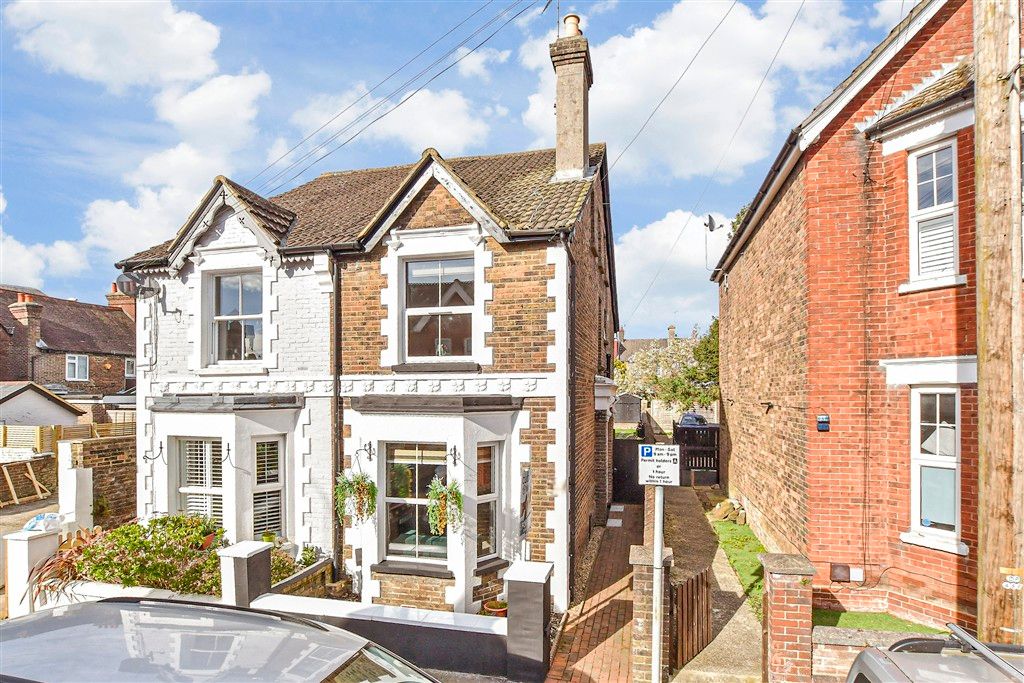 Property photo 1 of 16 External. (Web)