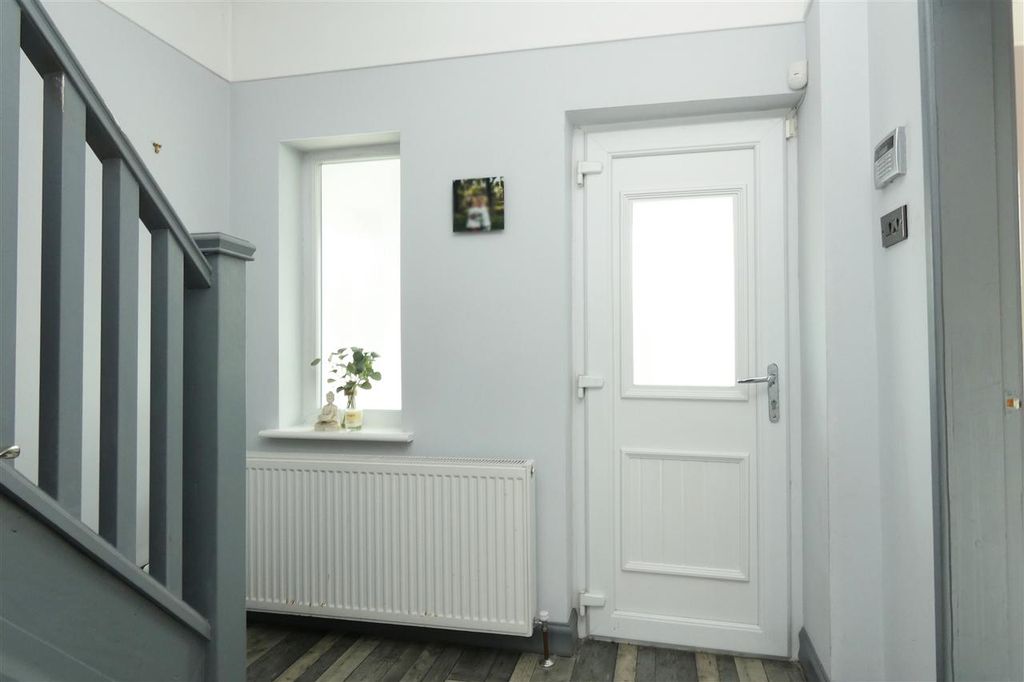 Property photo 3 of 13 Hall