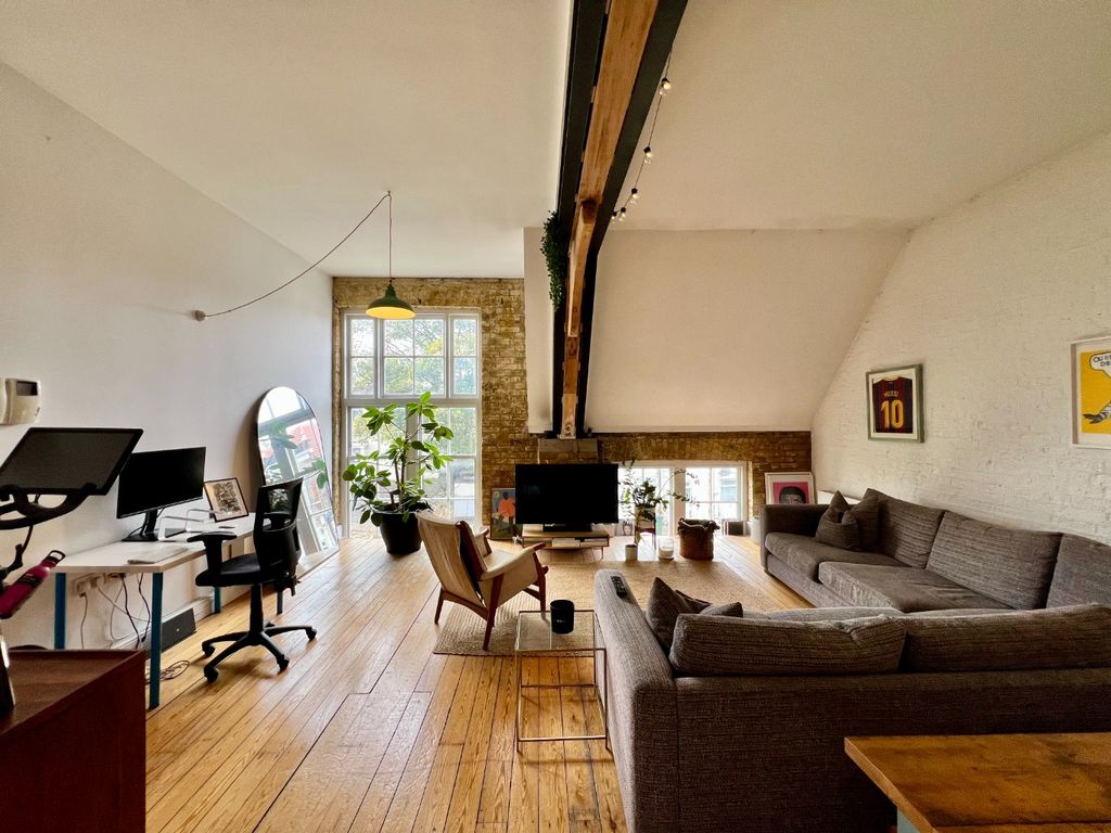 Property photo 3 of 22 4639117