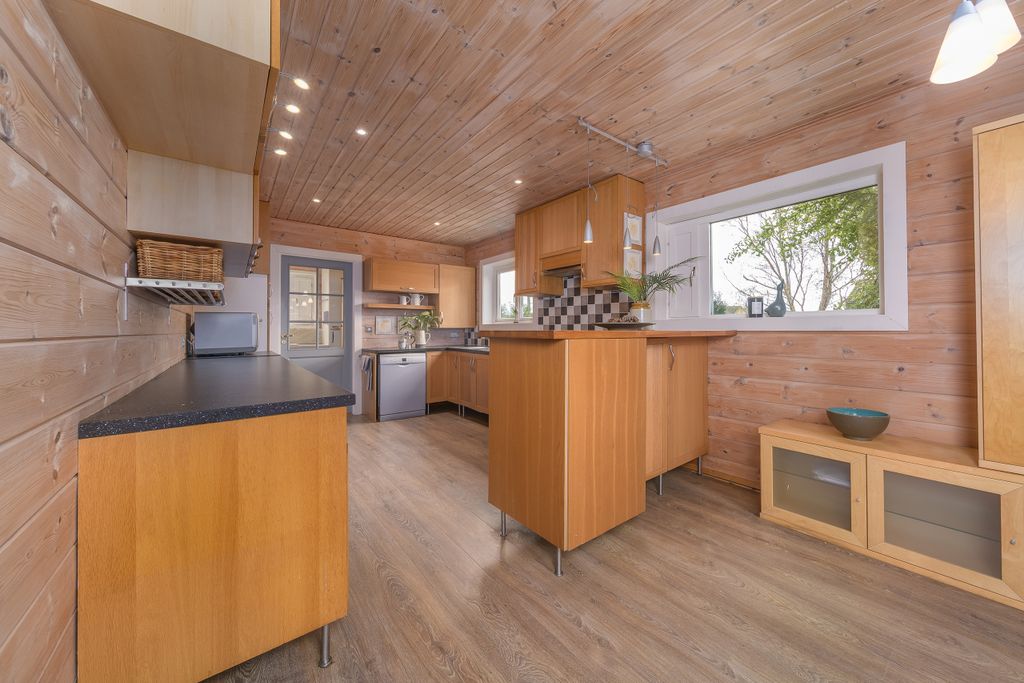 Property photo 3 of 44 Photo 3