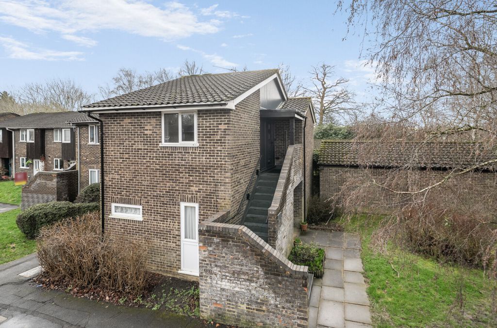 Property photo 1 of 14 1415372-1-698Cb66...