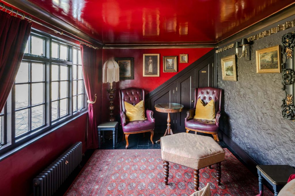 Property photo 3 of 43