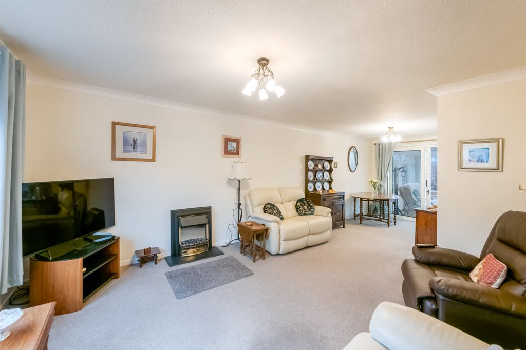 Property photo 2 of 24