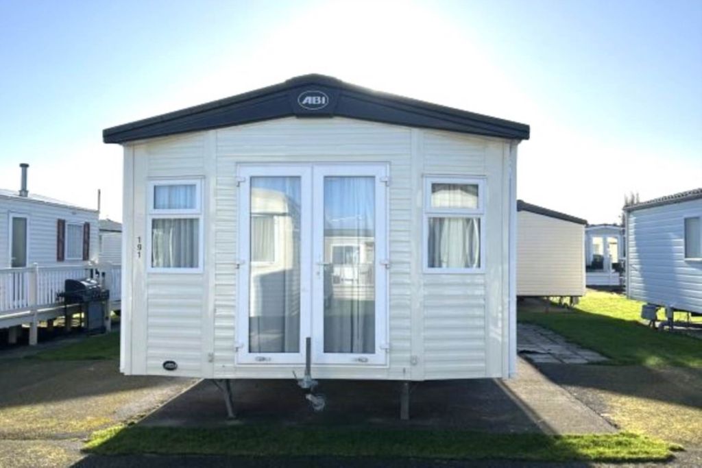 Property photo 1 of 8