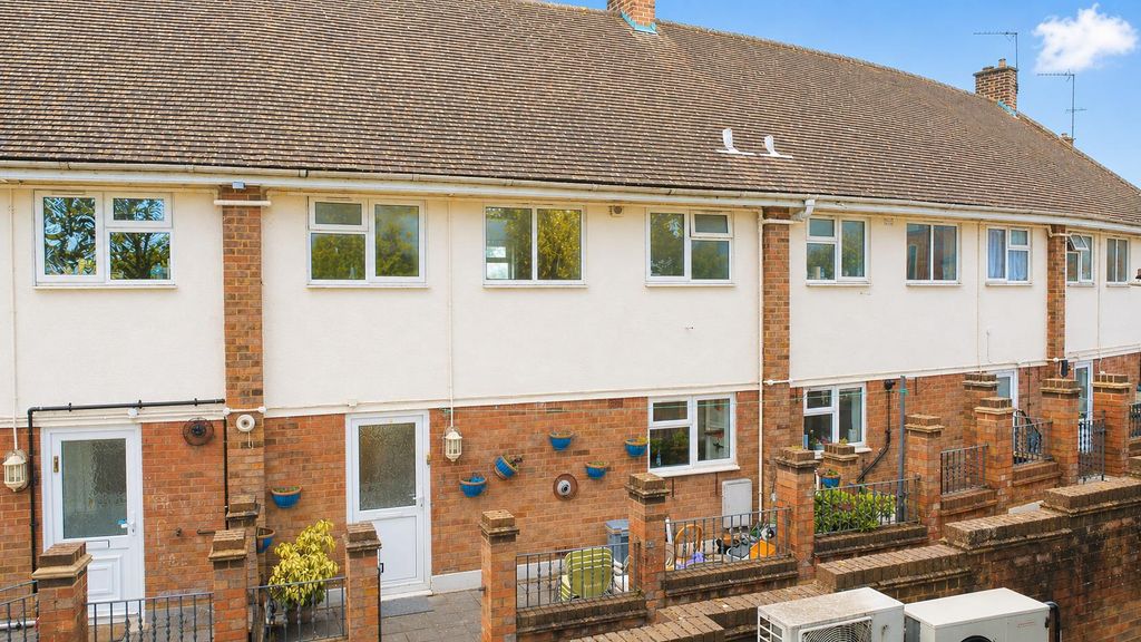 Property photo 1 of 8 External