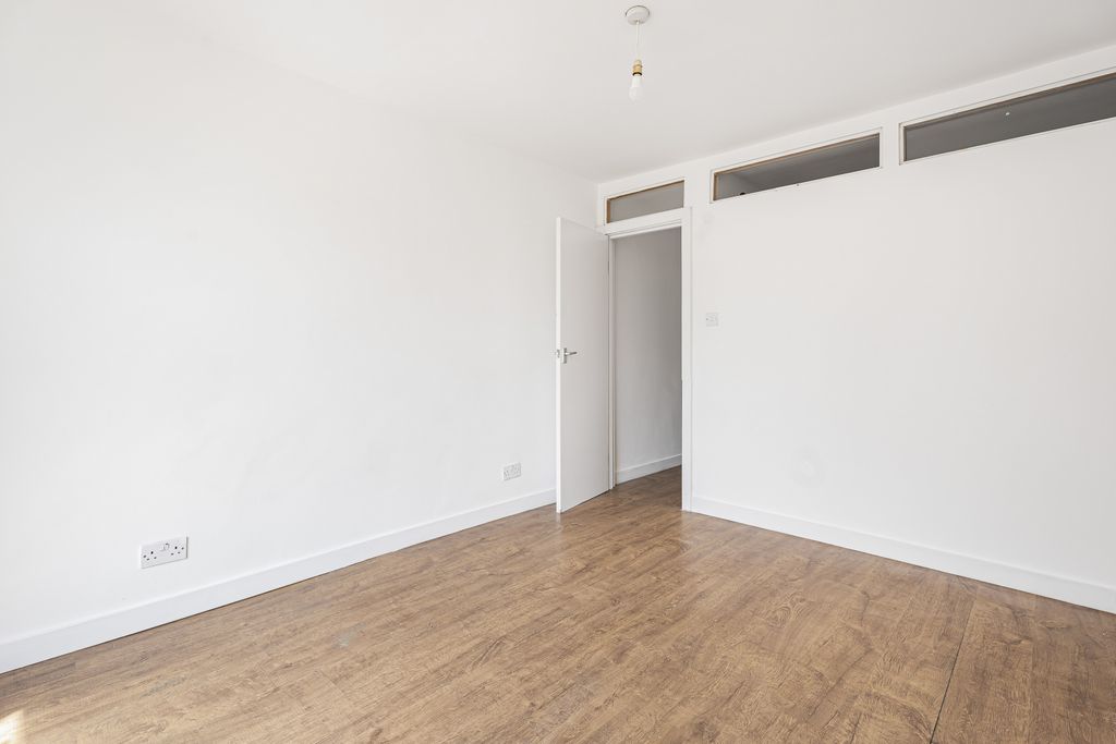 Property photo 3 of 10 Gallery