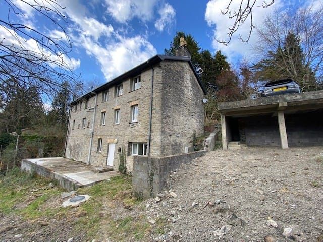 Property photo 3 of 37