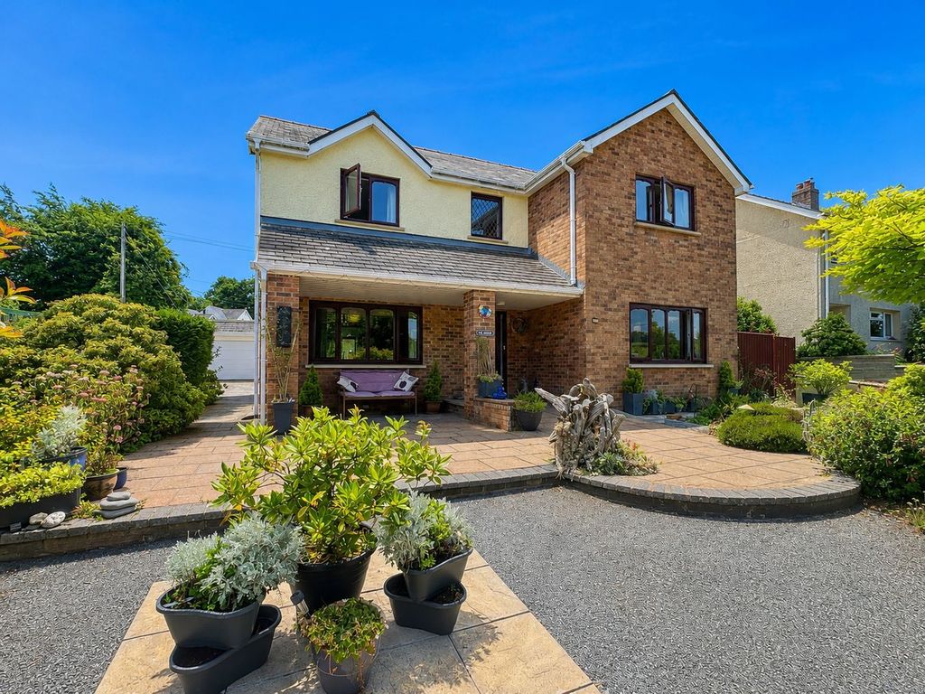 Property photo 1 of 32