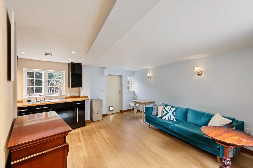 Property photo 3 of 11 Coach House Fep_6.Jpg
