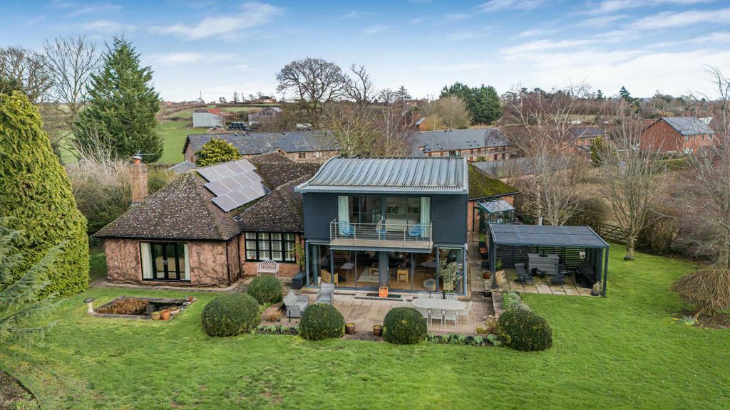 Property photo 1 of 40 8_73512.Jpg