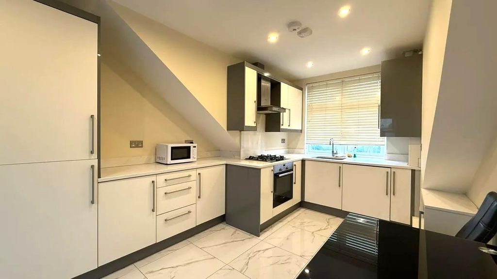 Property photo 1 of 5 Kitchen.Jpg