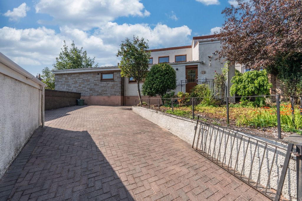 Property photo 1 of 29