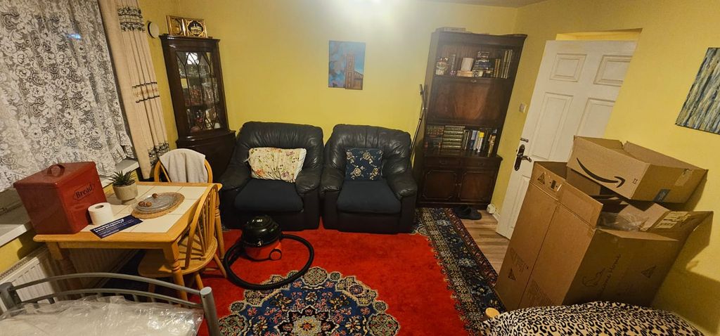 Property photo 1 of 5