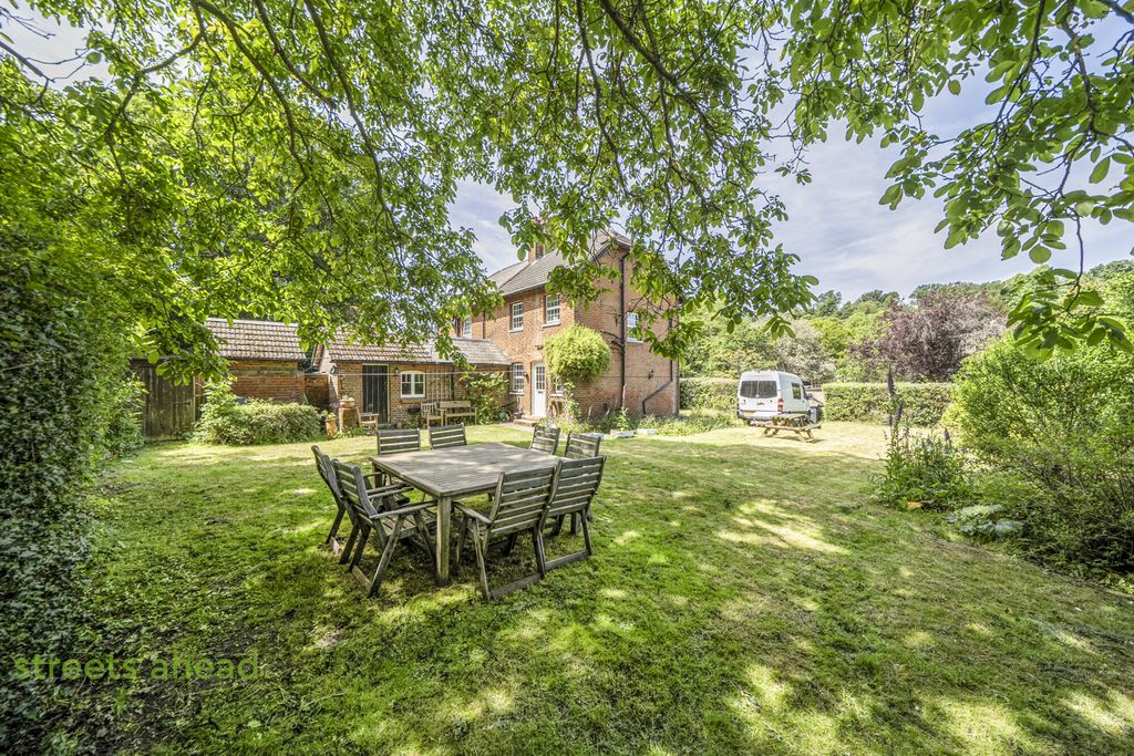 Property photo 1 of 20 2A774227-9483-4d7...