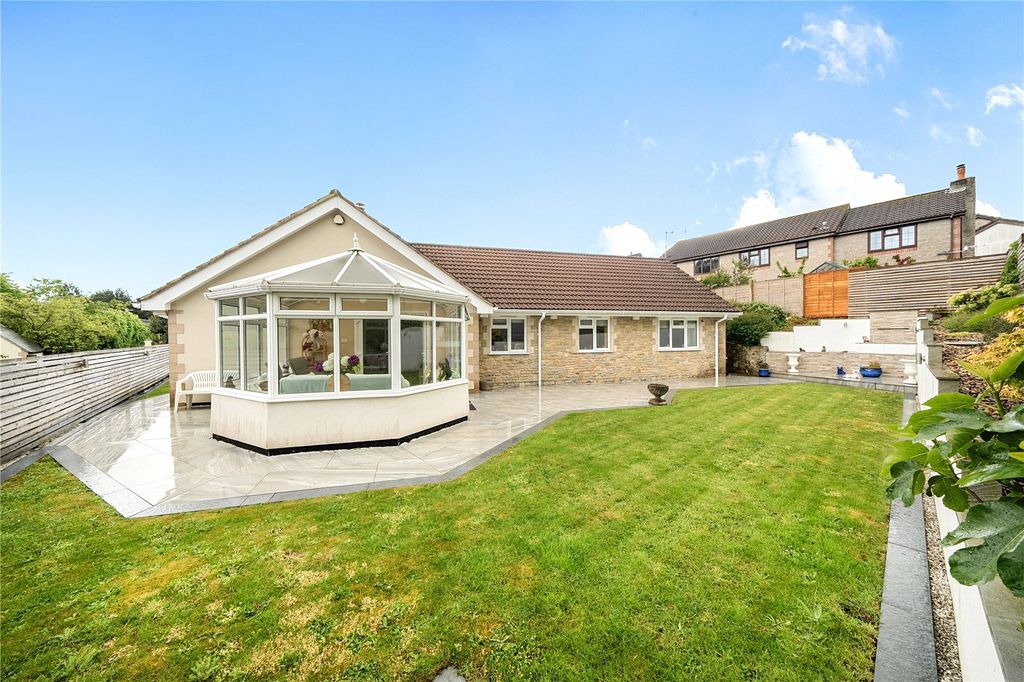 Property photo 2 of 25 Picture No. 11