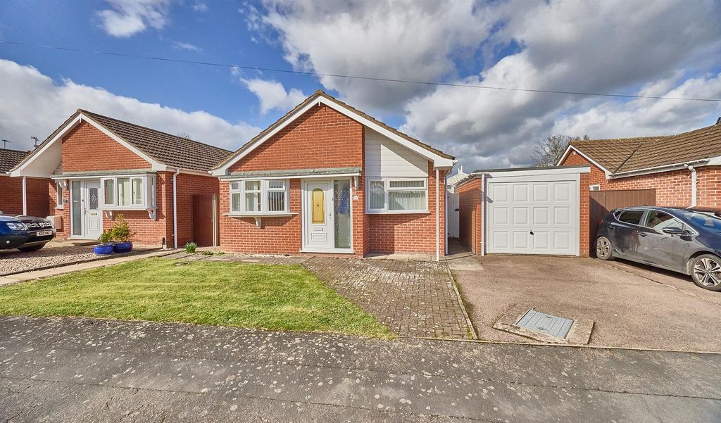 Property photo 1 of 10 The Ridgeway Burbage 10.Jpg