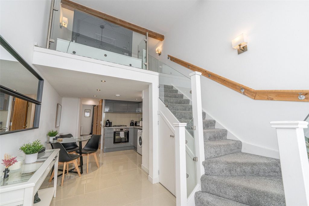 Property photo 1 of 16 Entrance