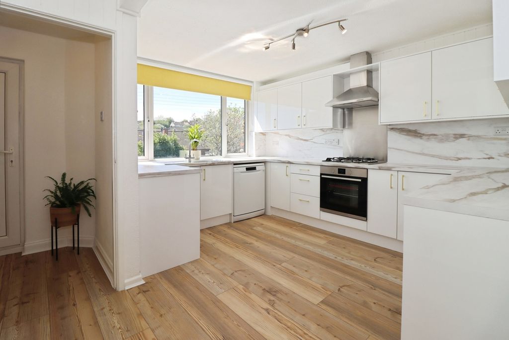 Property photo 1 of 17 Pbox-Img.Jpg