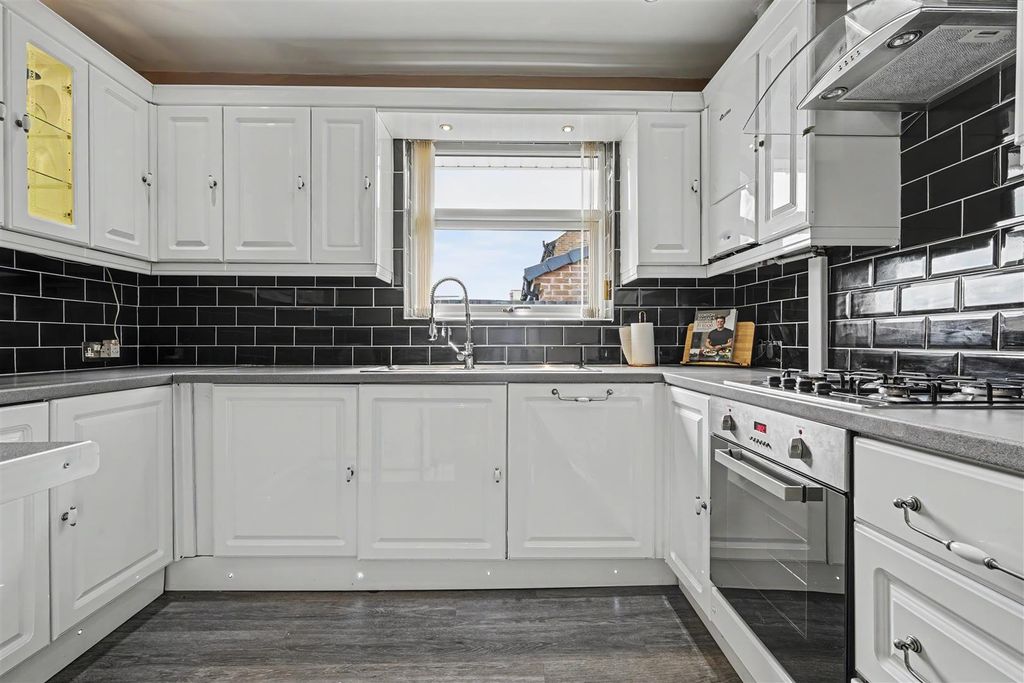 Property photo 3 of 22 Kitchen 1_1.Jpeg