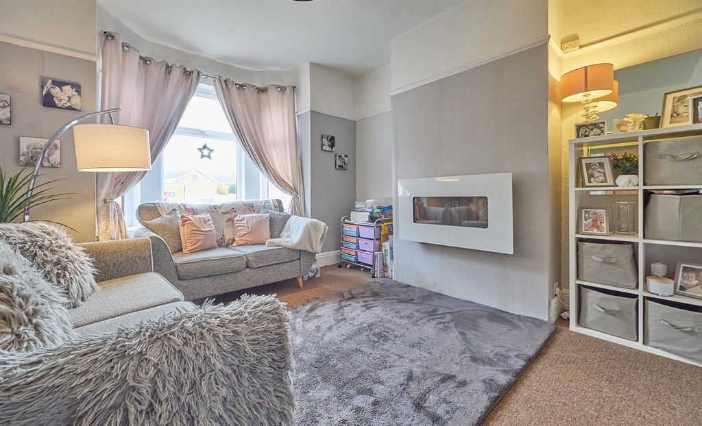 Property photo 2 of 10 Lounge To Front