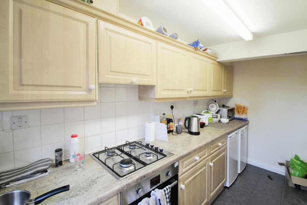 Property photo 2 of 6 8220d05F-Img_892_3_Original