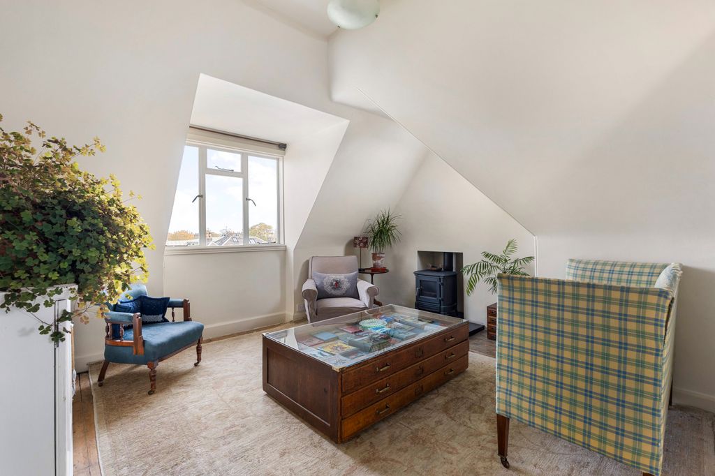 Property photo 3 of 30