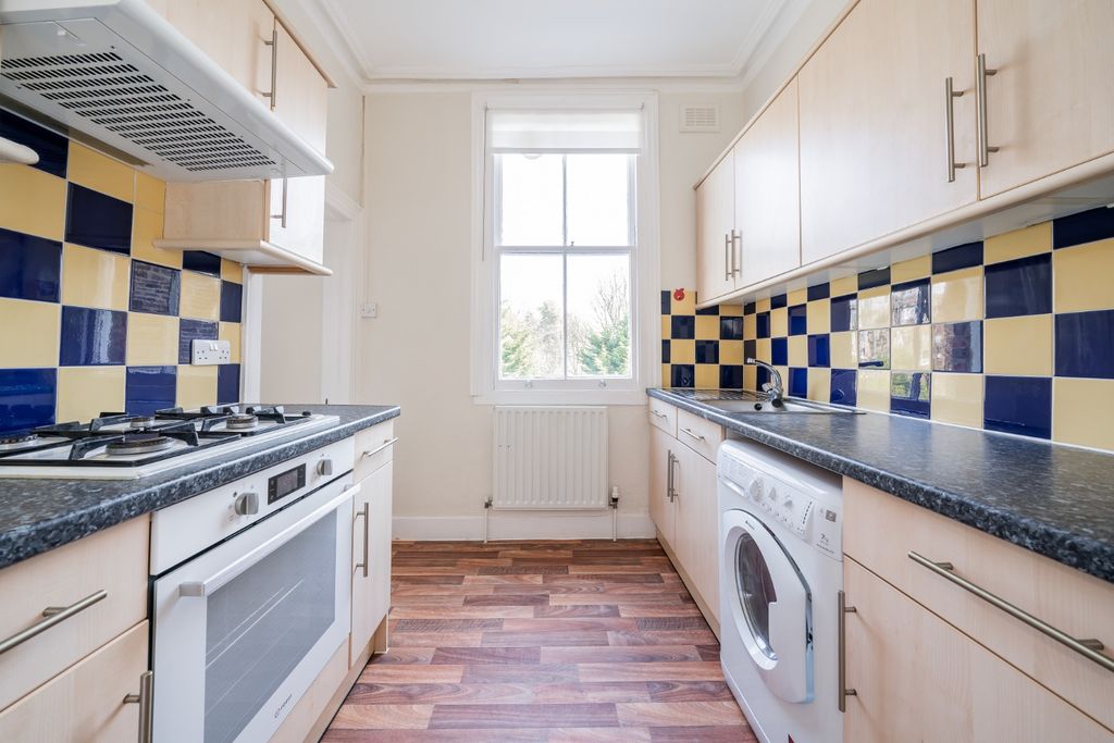 Property photo 3 of 4 4835292