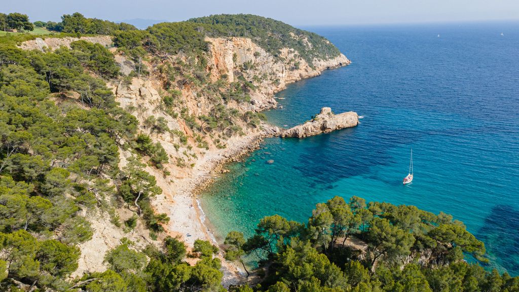 Property photo 2 of 20