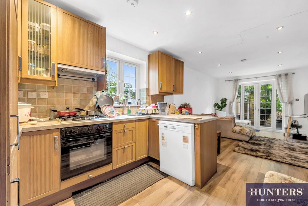 Property photo 2 of 12 Kitchen