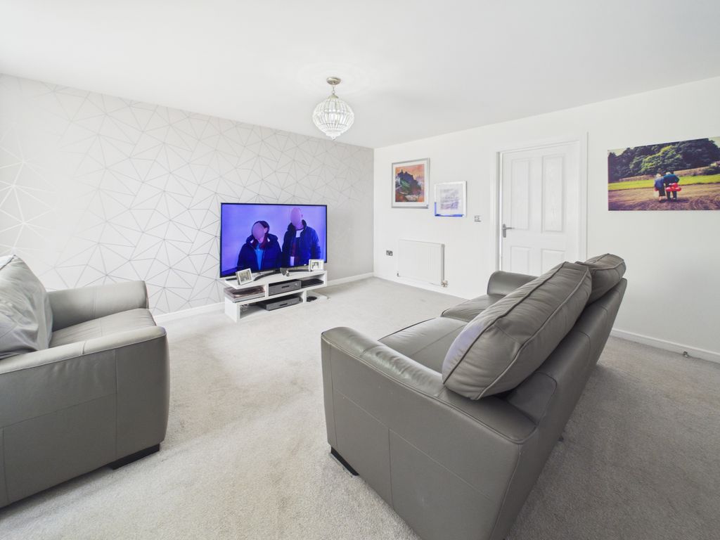 Property photo 2 of 28