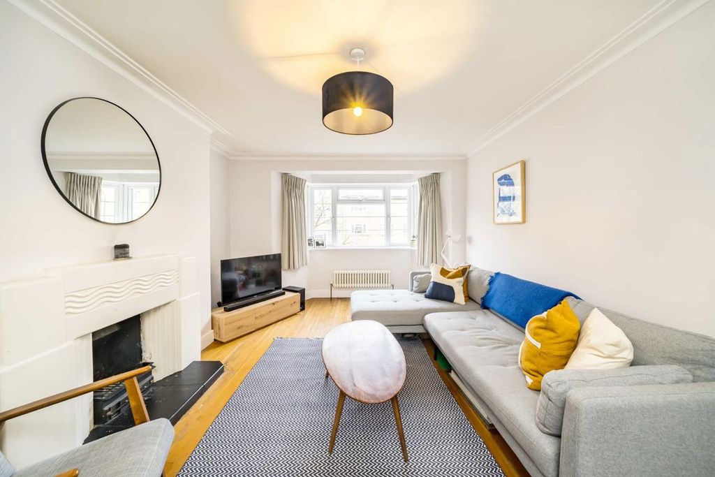 Property photo 3 of 8