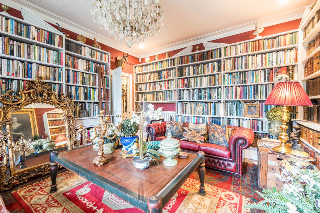 Property photo 2 of 12