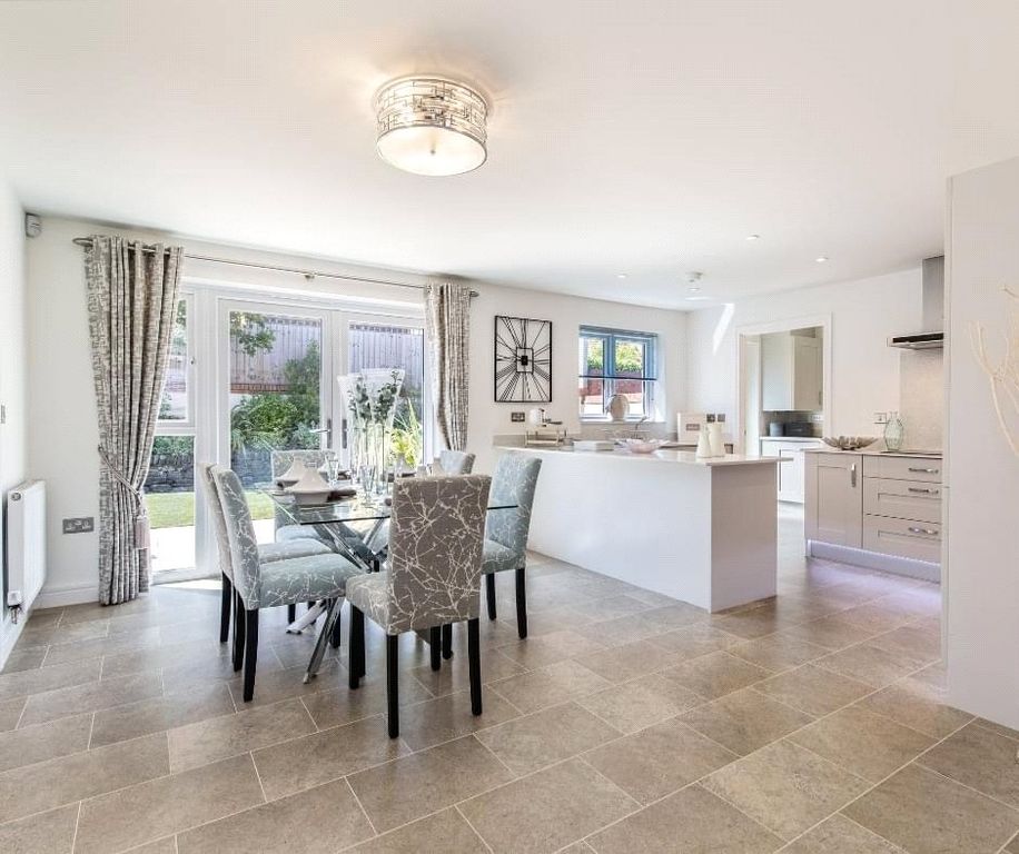 Property photo 2 of 10 Show Home