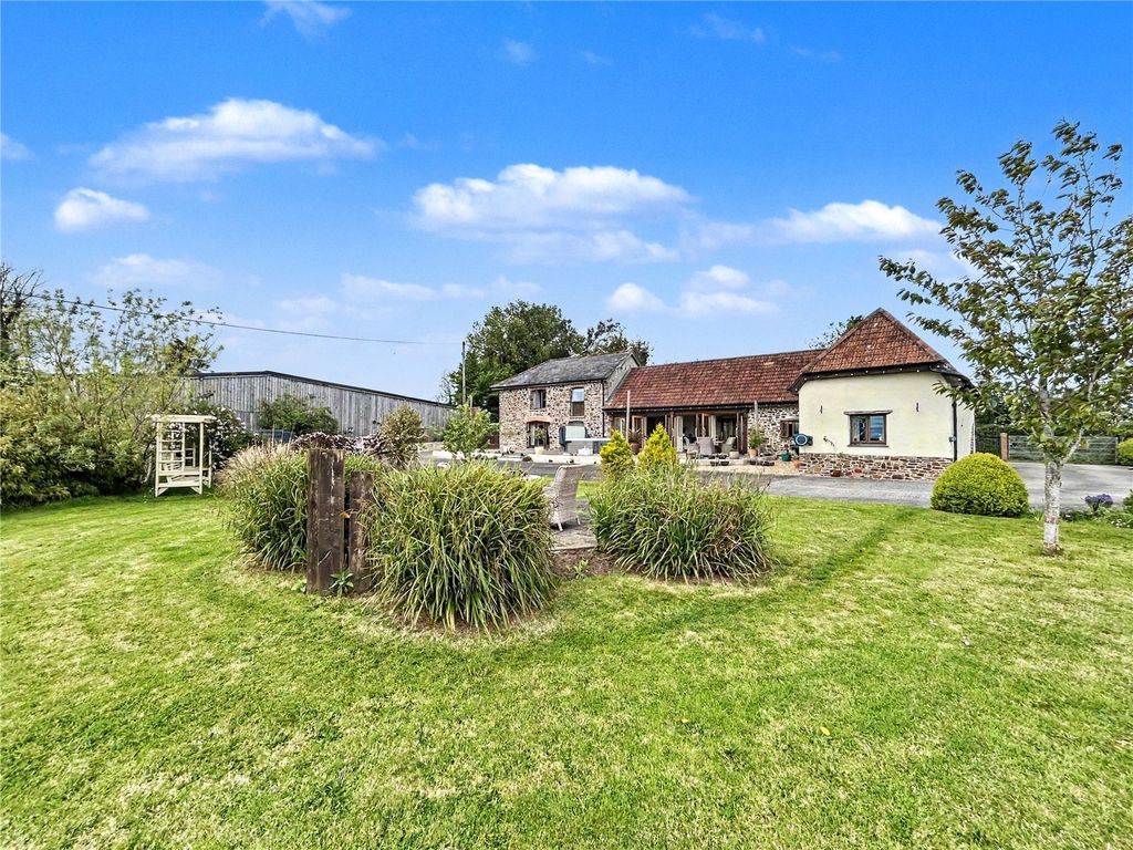Property photo 1 of 25 Higher Filleigh