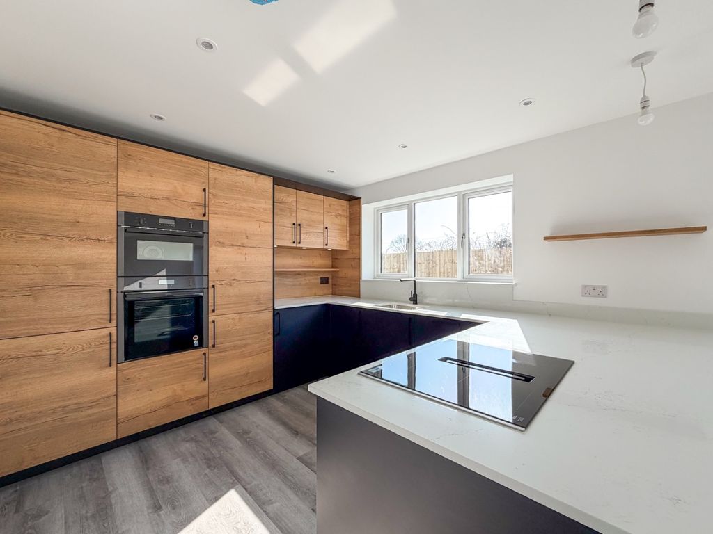 Property photo 2 of 25 4845021