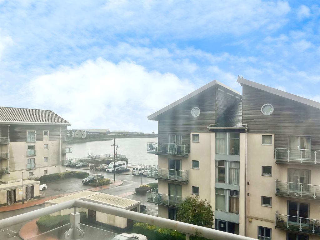 Property photo 3 of 9