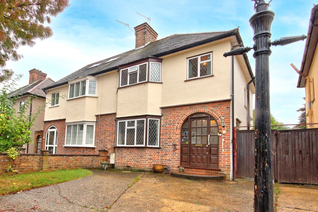 Property photo 1 of 25 External 3 (1)