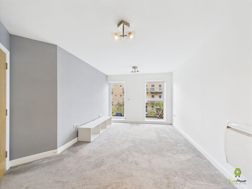 Property photo 3 of 9 Cam02615G0-Pr0046-Still003