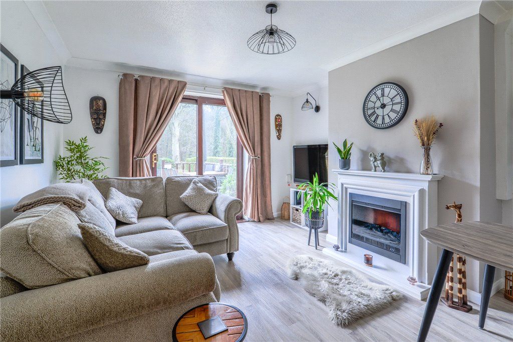 Property photo 2 of 20 Lounge