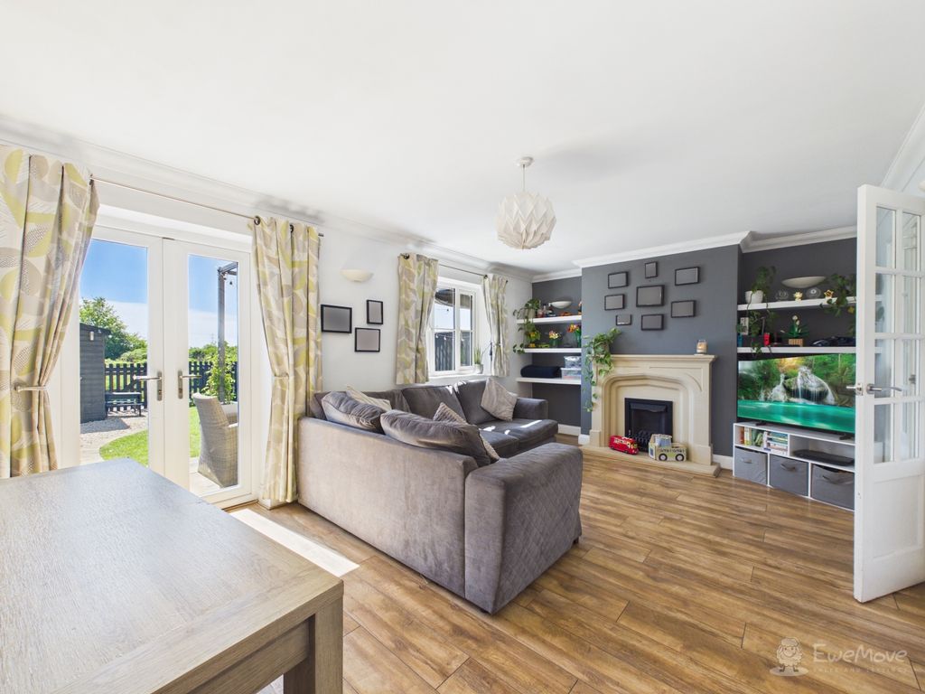 Property photo 2 of 23 Living Room- Mark Stephens Ewemove Newmarket And S