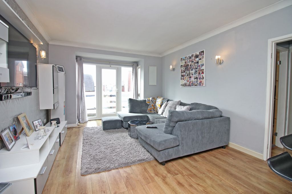 Additional image 5 of 2 bed flat for sale27 -28 Queens Terrace, Fleetwood FY7