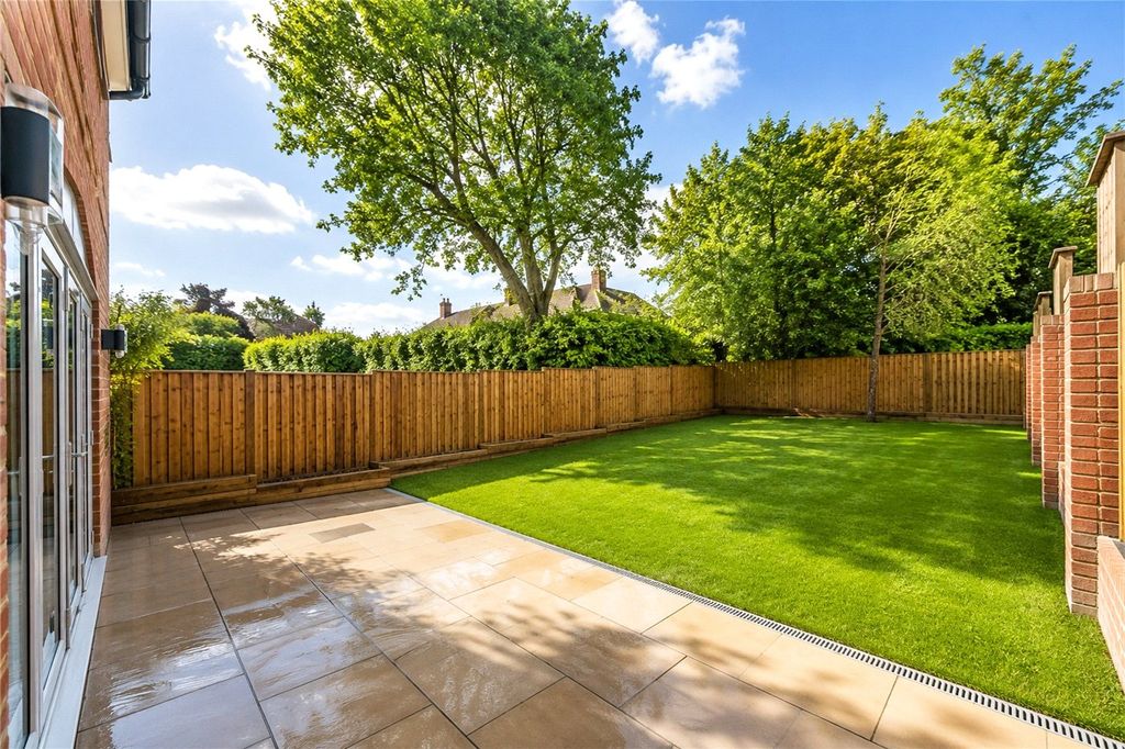 Property photo 3 of 16 Garden