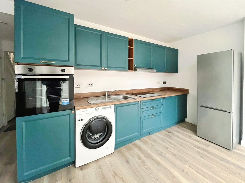 Property photo 2 of 10 Communal Area