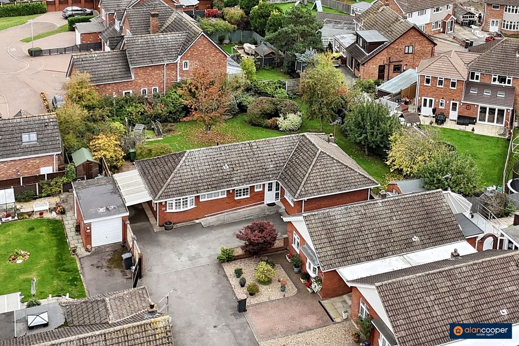 Property photo 1 of 28 3894440