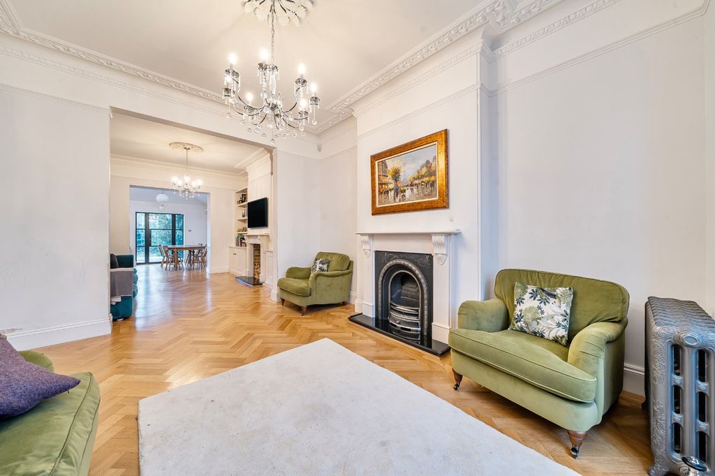 Property photo 3 of 22 Picture No. 02