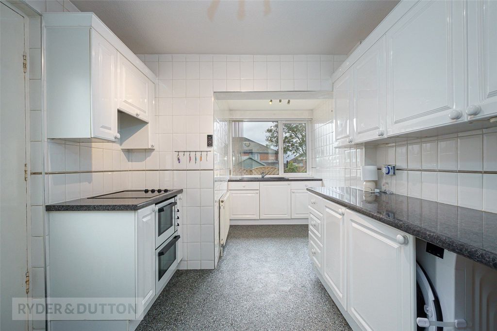 Property photo 2 of 20 Kitchen
