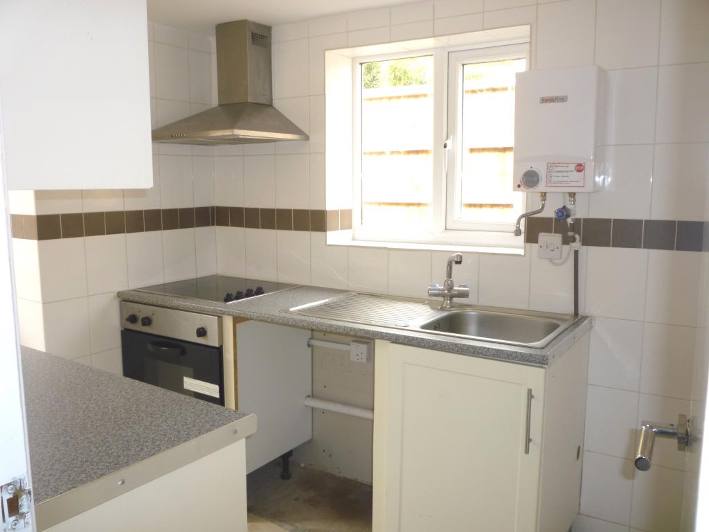 Property photo 2 of 7 Kitchen