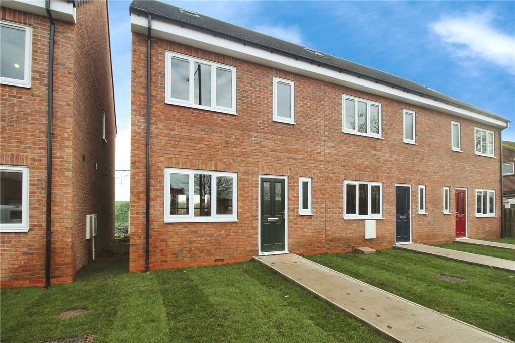 Property photo 1 of 11 Front