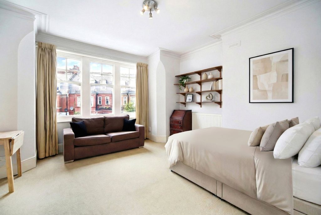 Property photo 2 of 5 Picture No. 11